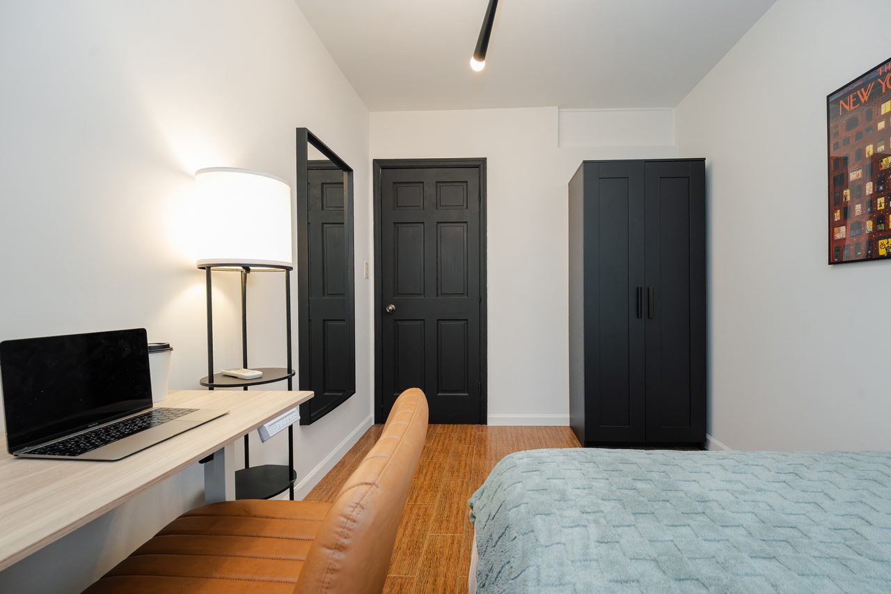 #269: Chinatown - Full Bedroom C - 18