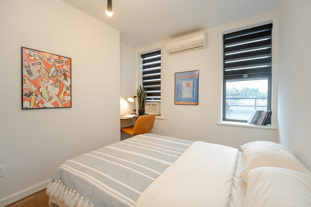 #269: Chinatown - Queen Bedroom B - 27