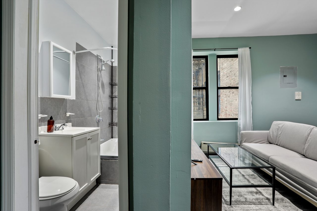#697: East Harlem - Queen Bedroom A - 6