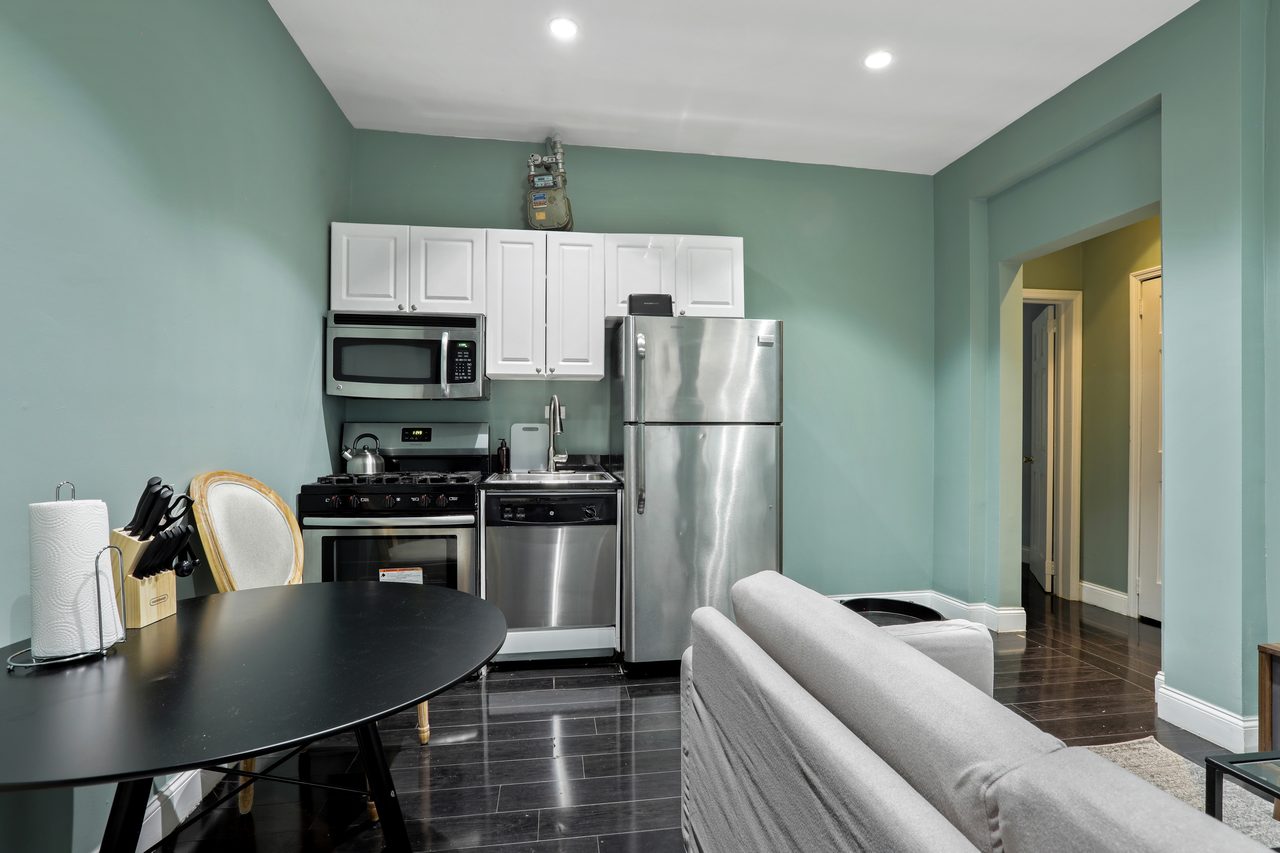 #697: East Harlem - Full Bedroom B - 7