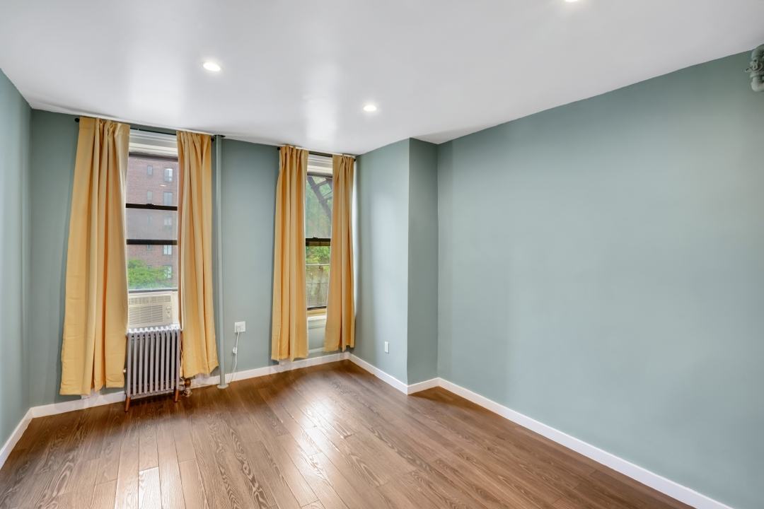  #406: East Village - Studio (Queen)  -  #406: East Village  - Gallery -  15