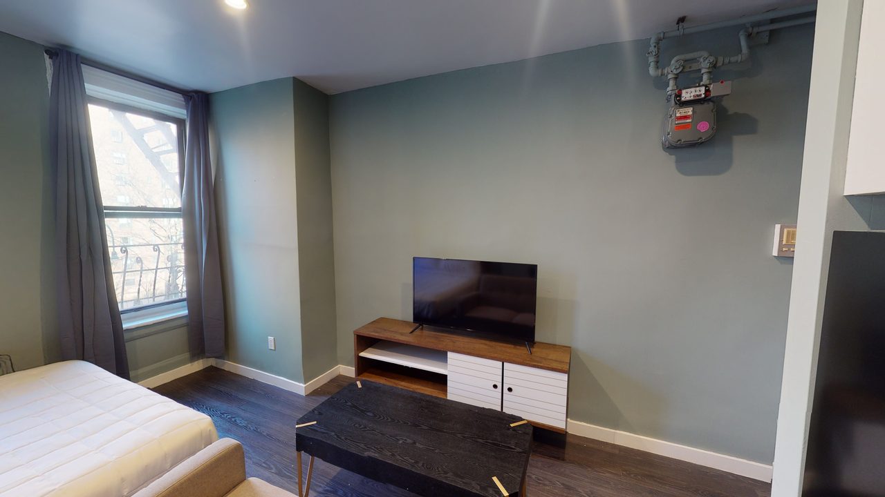  #406: East Village - Studio (Queen)  -  #406: East Village  - Gallery -  8