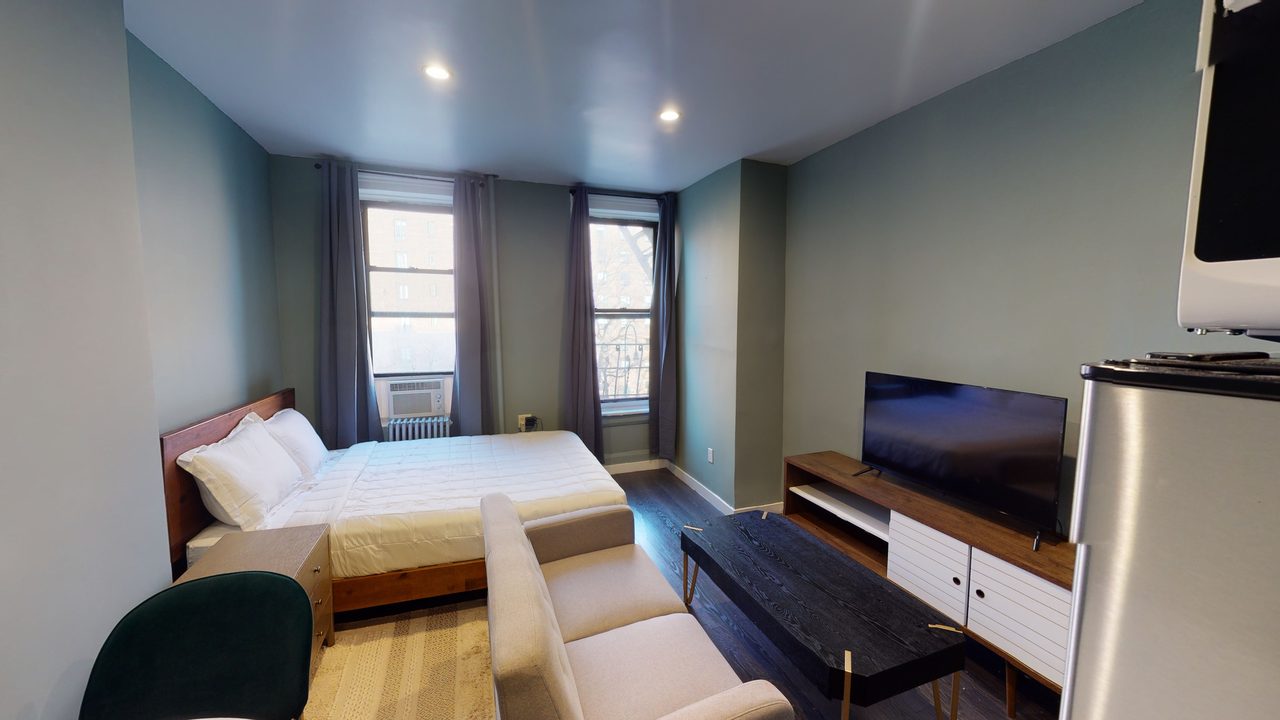 #406: East Village - Studio (Queen) - 16