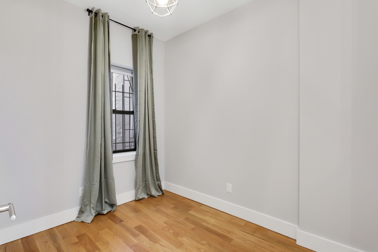 #438: Bedford-Stuyvesant - Full Bedroom E - #438: Bedford-Stuyvesant - Gallery - 1