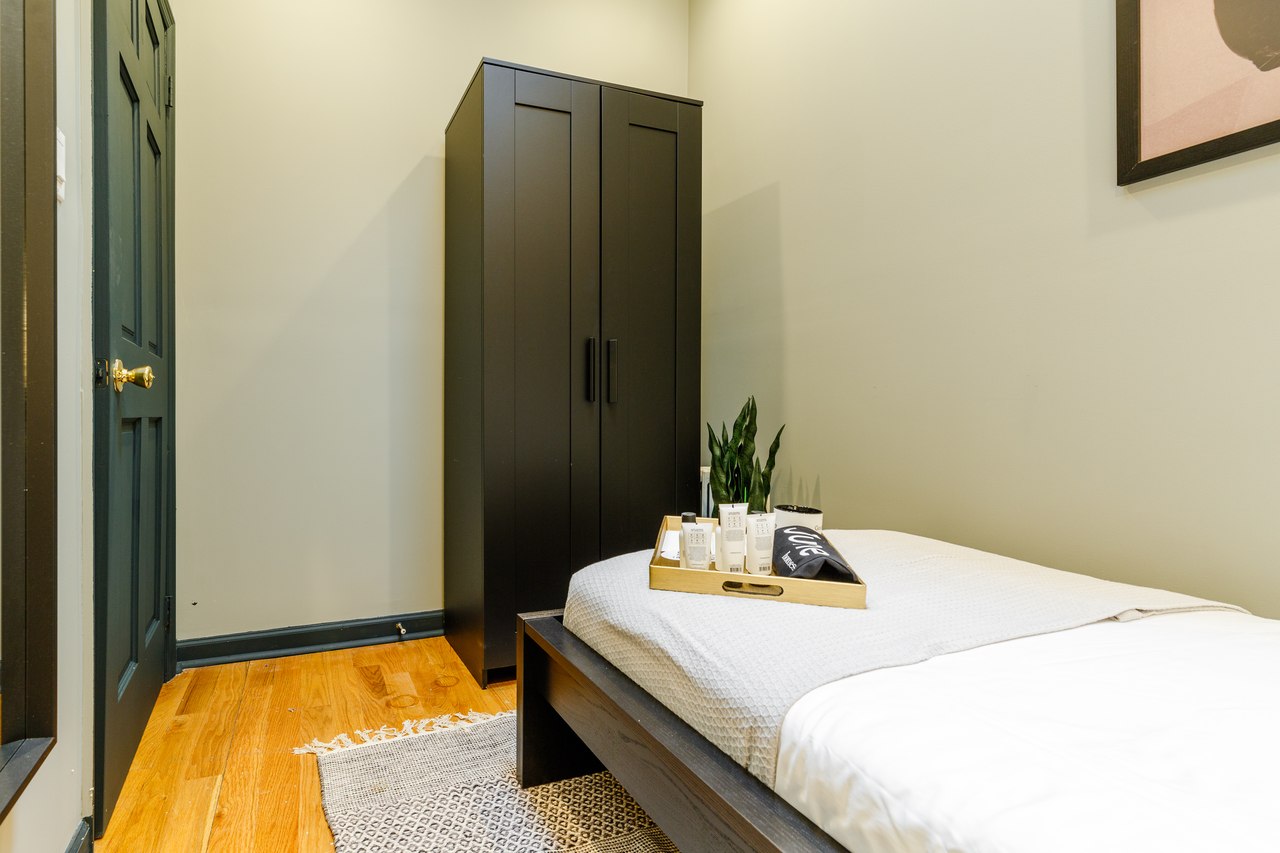 #274: Upper East Side - Twin Bedroom B - 9