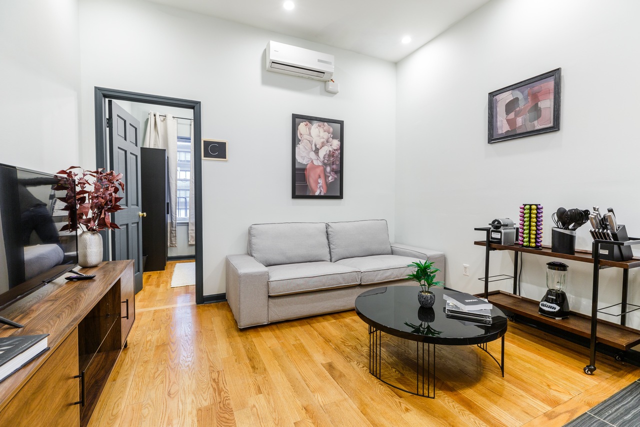 #274: Upper East Side - Twin Bedroom B - #274: Upper East Side - Gallery - 8