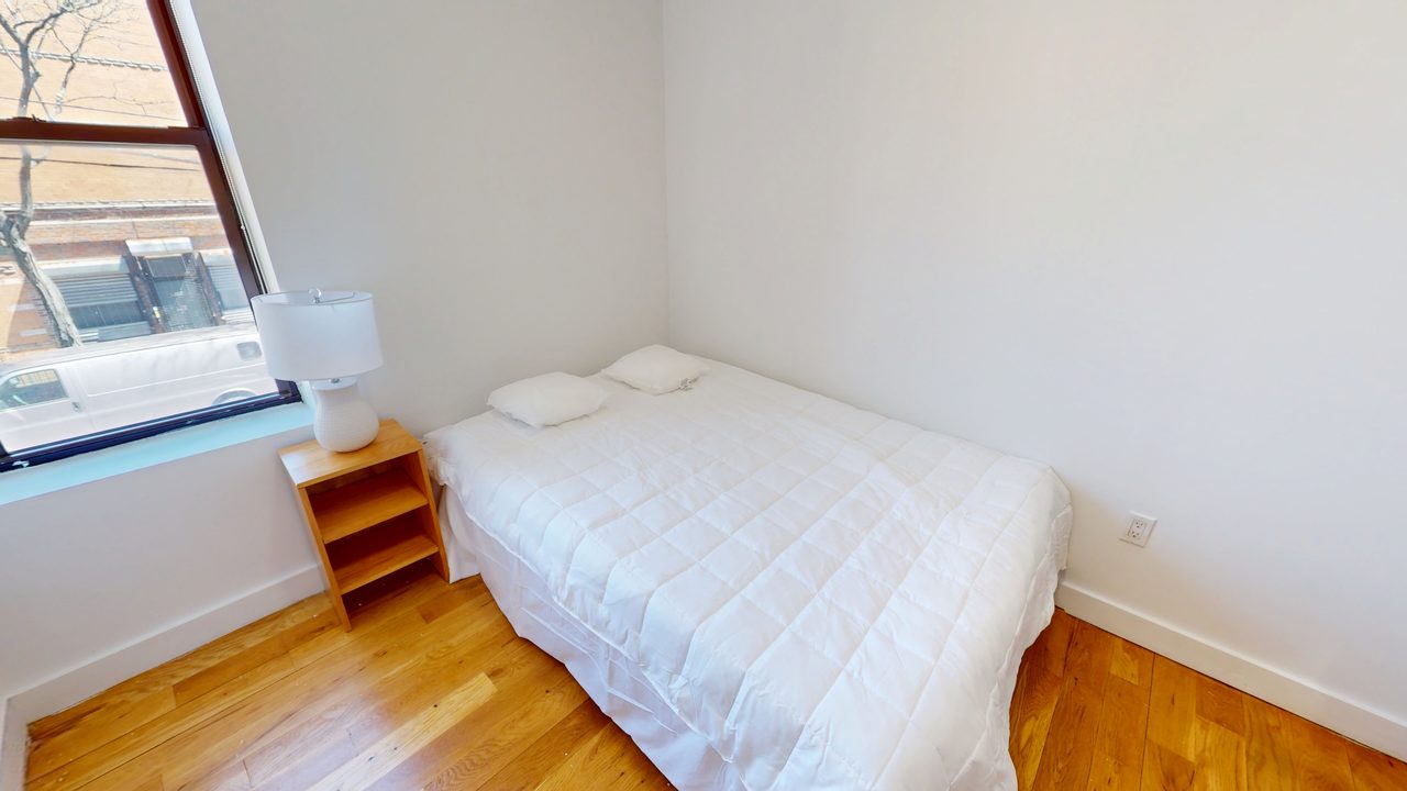 #1467: Ridgewood - Full Bedroom A - 5