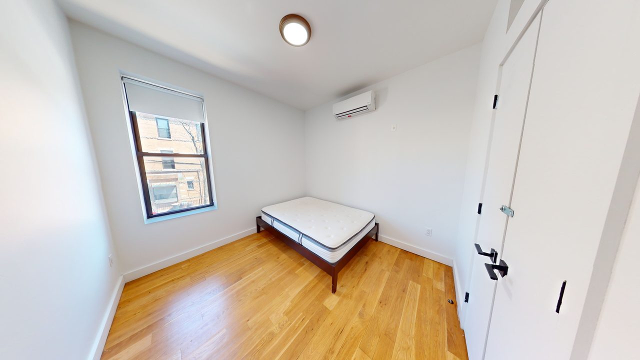 #1467: Ridgewood - Full Bedroom B - 2