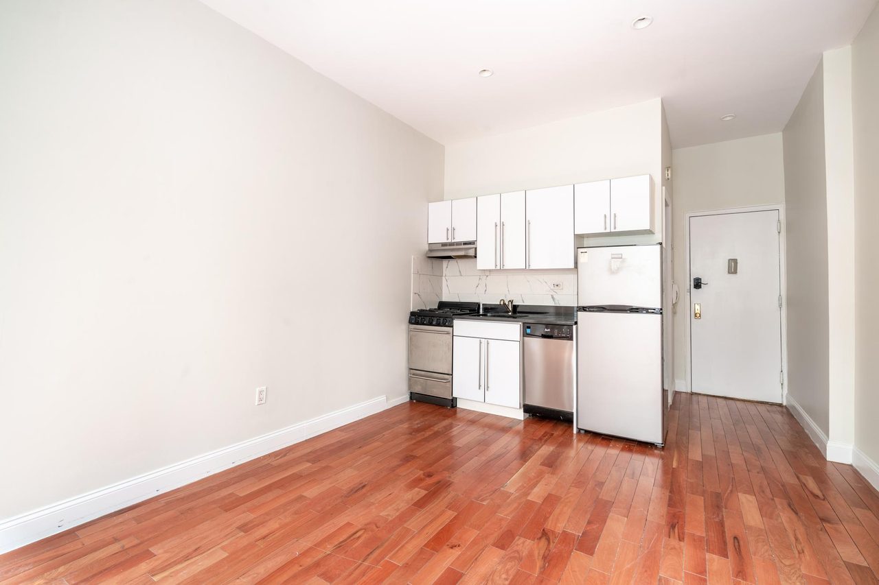  #1144: East Village - 1 Bedroom (Full)  -  #1144: East Village  - Gallery -  5