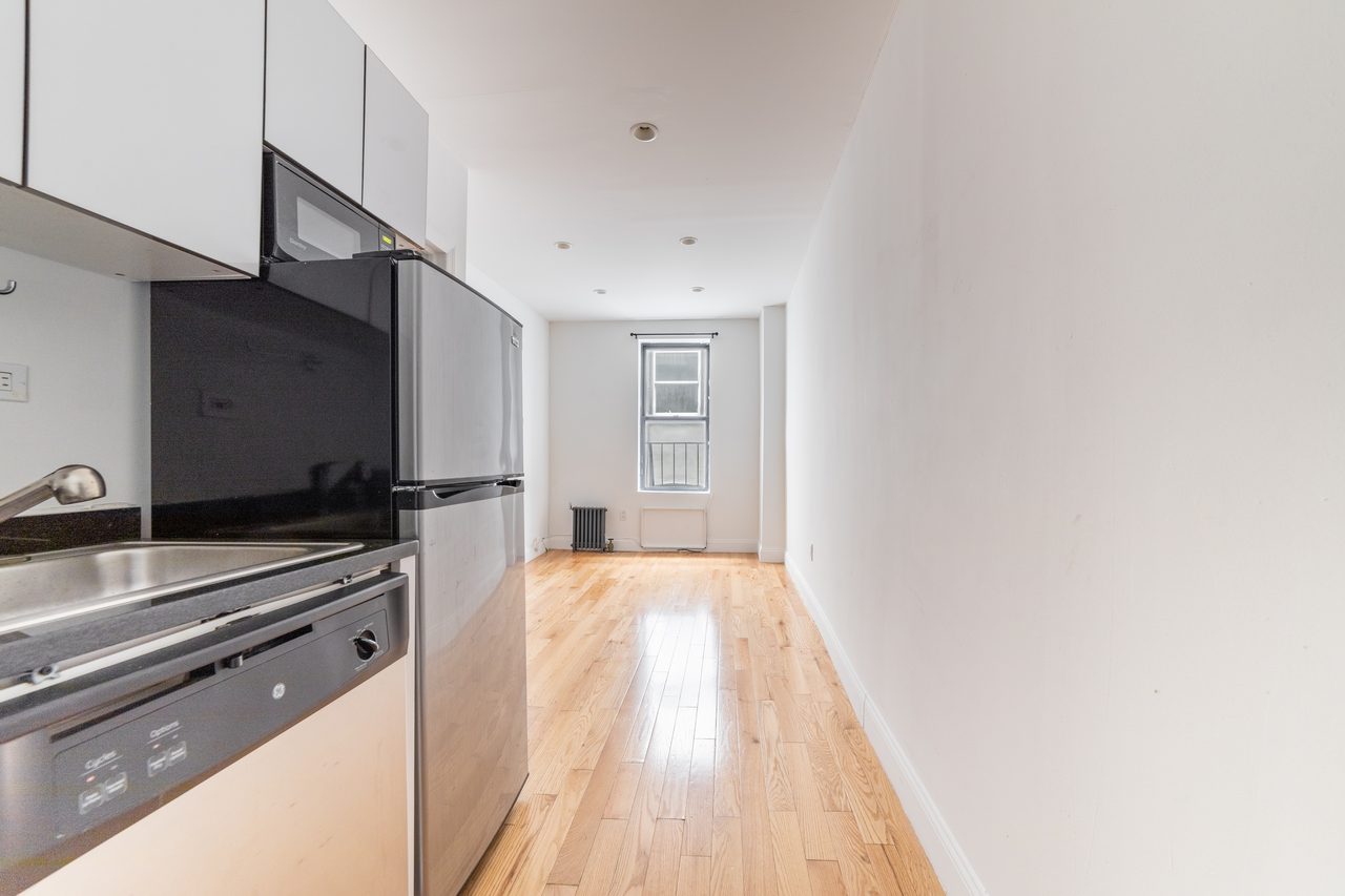 #1569: East Village - 1 Bedroom (Full) - #1569: East Village - Gallery - 2