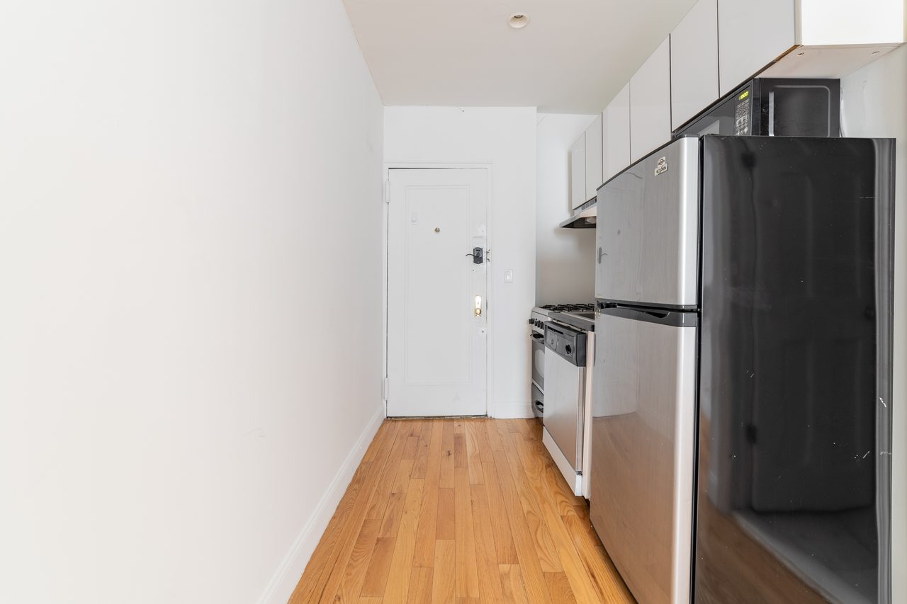 #1569: East Village - 1 Bedroom (Full) - 12