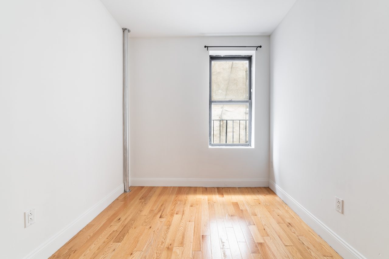 #1569: East Village - 1 Bedroom (Full) - 4