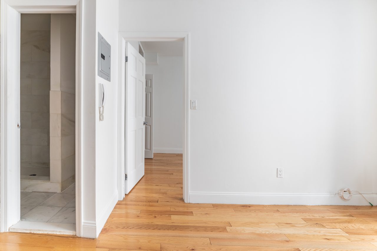 #1569: East Village - 1 Bedroom (Full) - 10