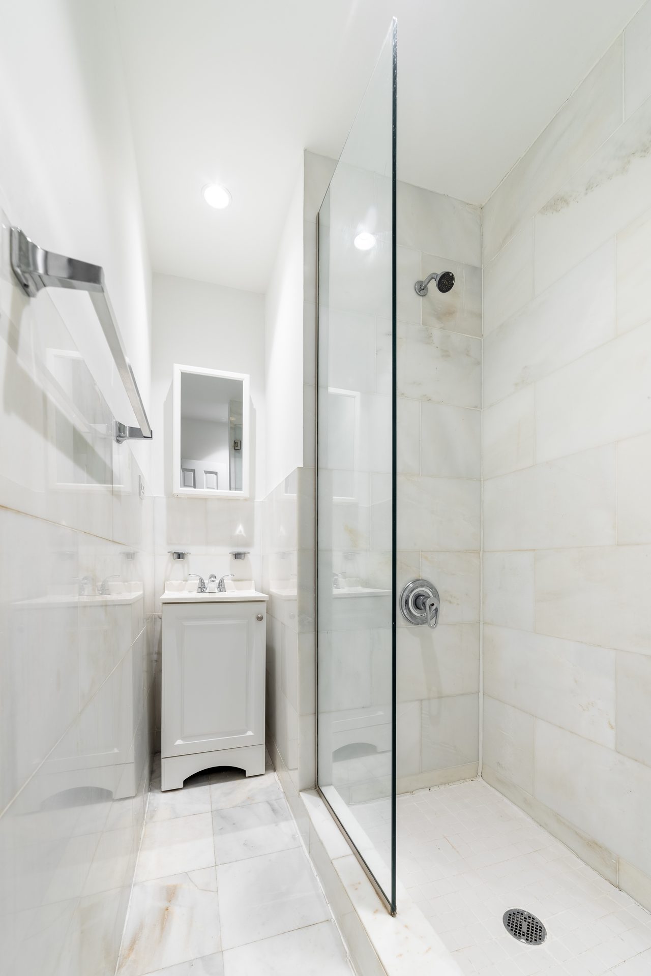 #1569: East Village - 1 Bedroom (Full) - 7