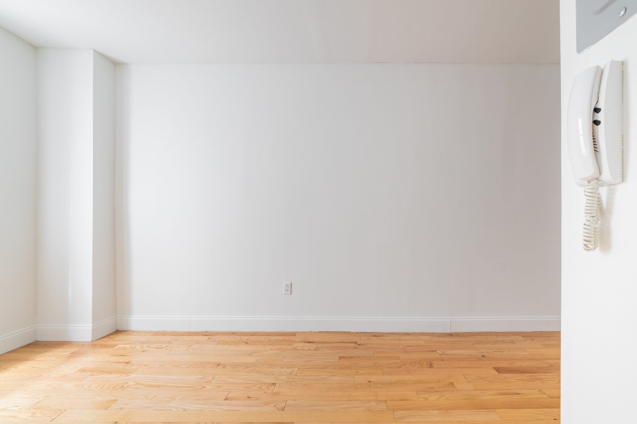 #1569: East Village - 1 Bedroom (Full) - 11
