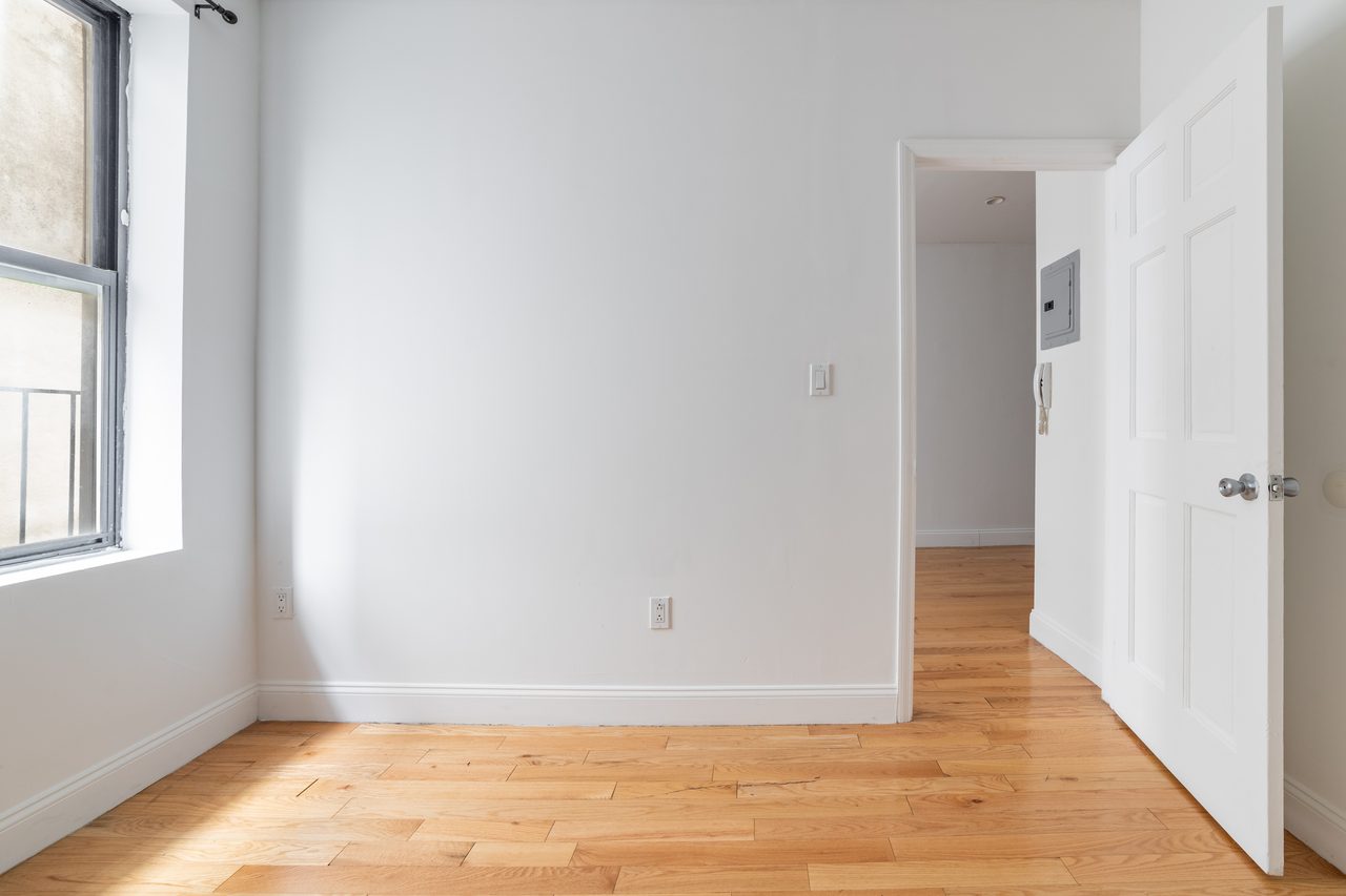 #1569: East Village - 1 Bedroom (Full) - 3