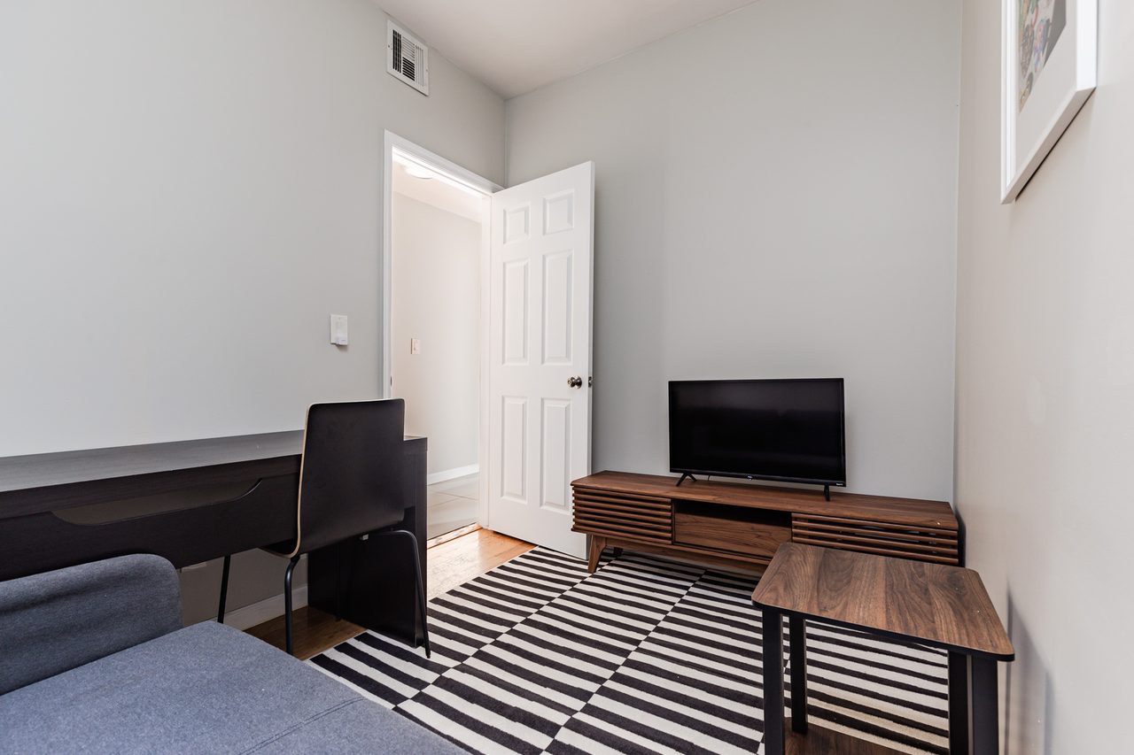 #1573: Prospect Lefferts Gardens - Full Bedroom C - 6