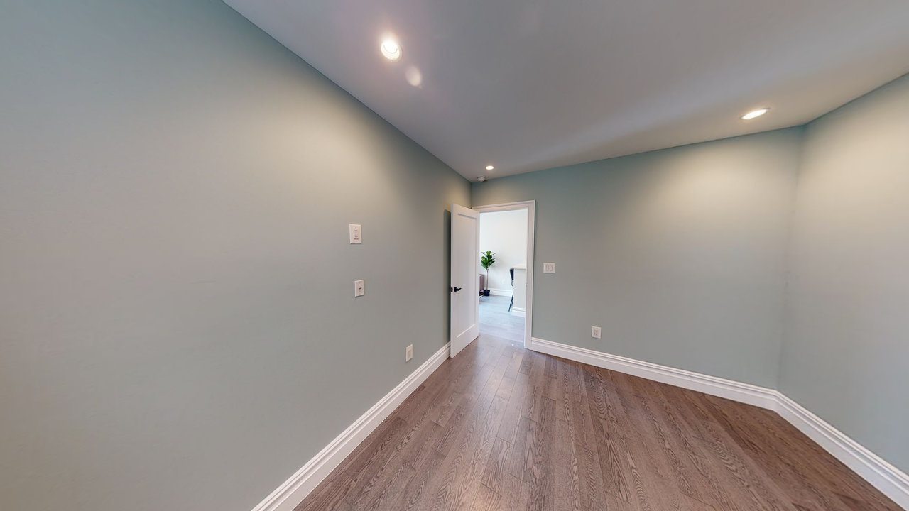  #558: East Village - Queen Bedroom A  -  #558: East Village  - Gallery -  6