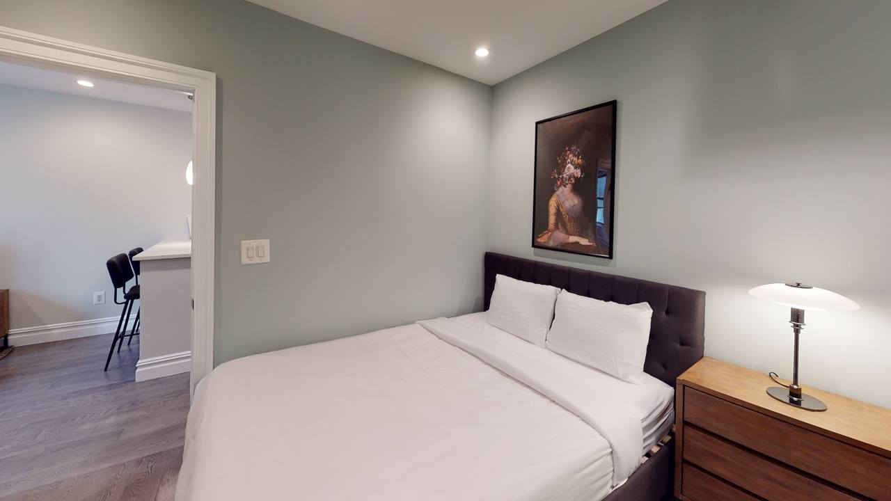 #558: East Village - Queen Bedroom A - #558: East Village - Gallery - 4