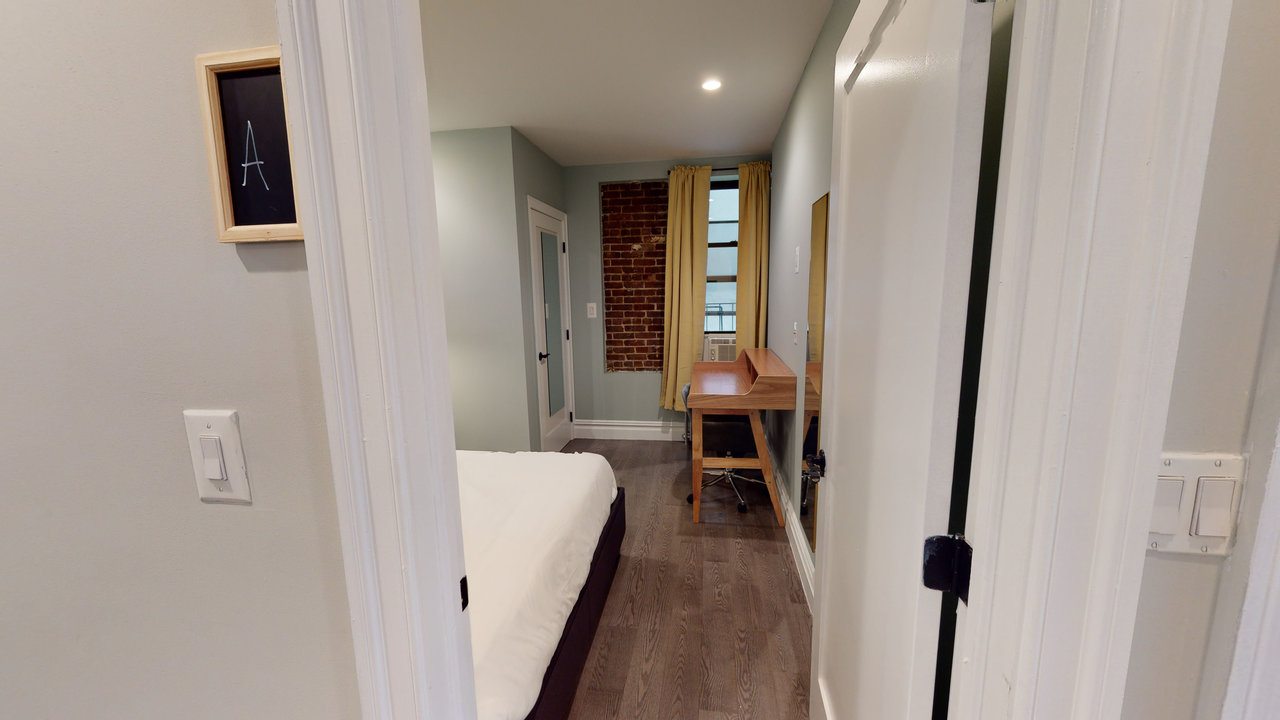  #558: East Village - Queen Bedroom A  -  #558: East Village  - Gallery -  8