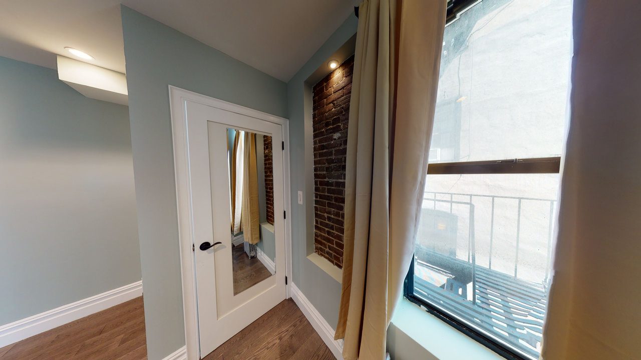 #558: East Village - Queen Bedroom A - #558: East Village - Gallery - 7