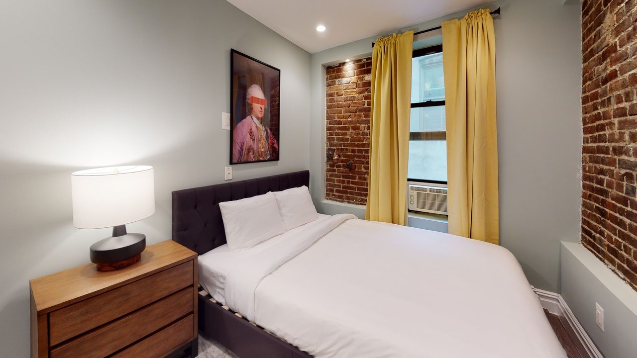 #558: East Village - Queen Bedroom B - #558: East Village - Gallery - 2