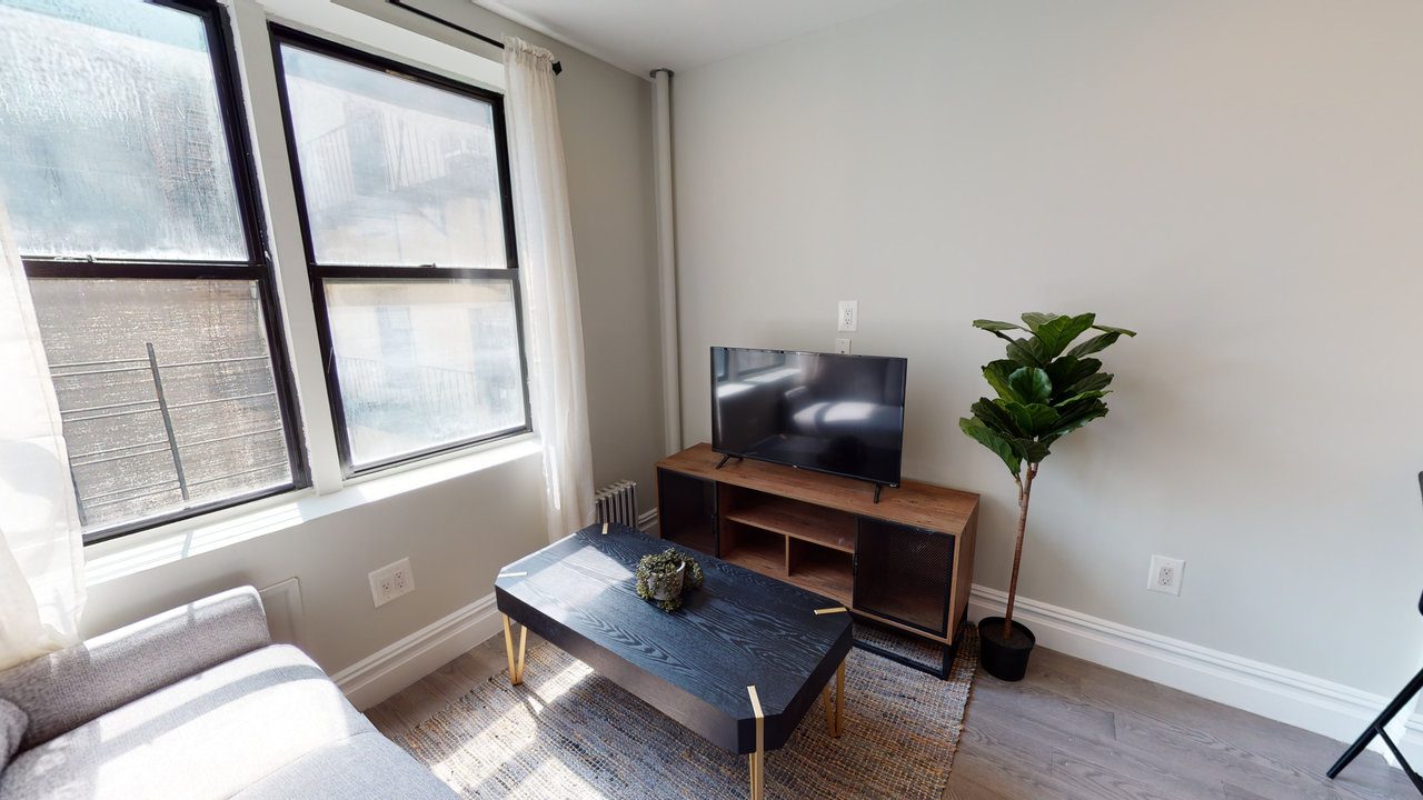#558: East Village - Queen Bedroom B - #558: East Village - Gallery - 10