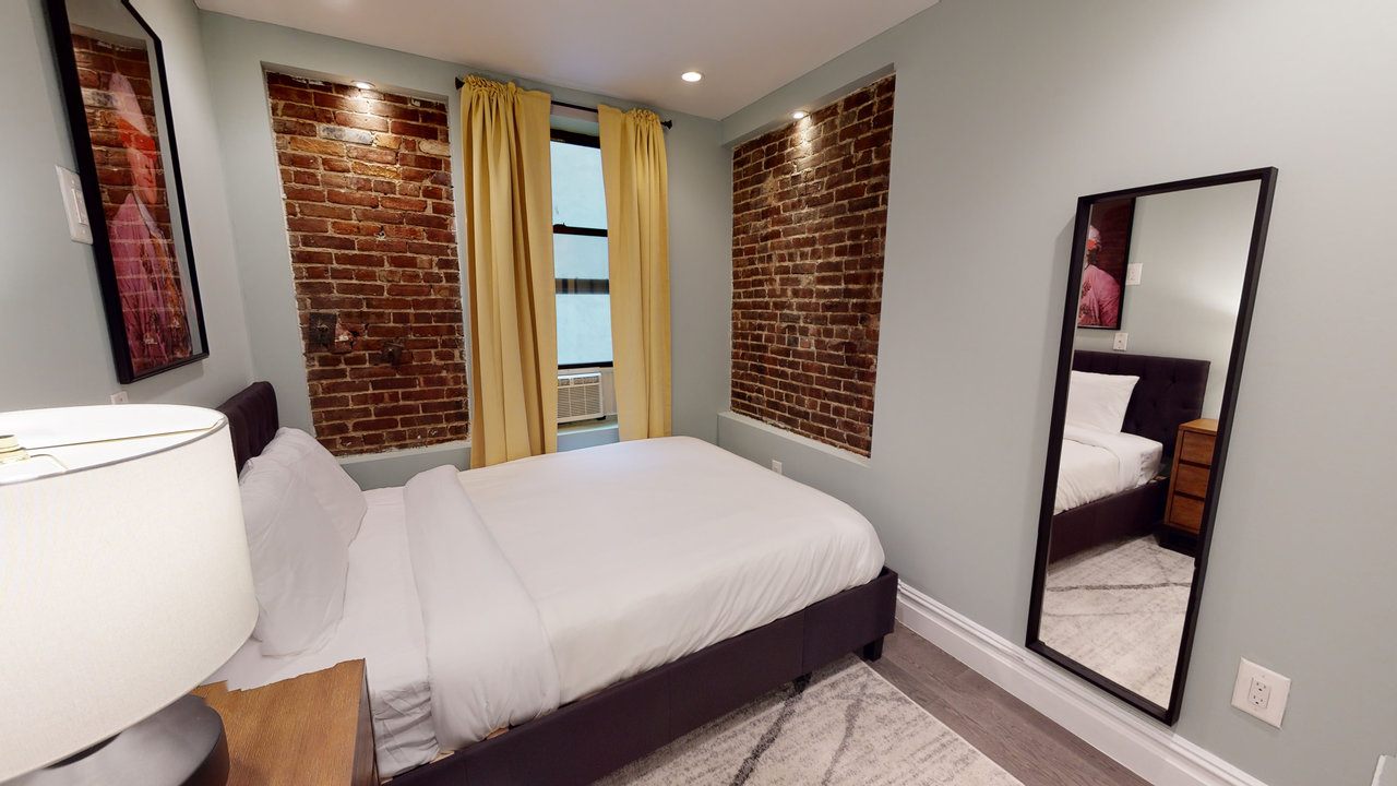 #558: East Village - Queen Bedroom B - #558: East Village - Gallery - 3