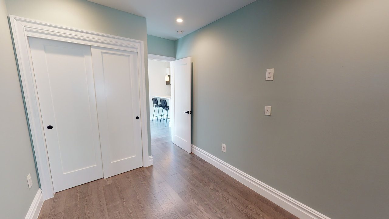  #558: East Village - Queen Bedroom B  -  #558: East Village  - Gallery -  6