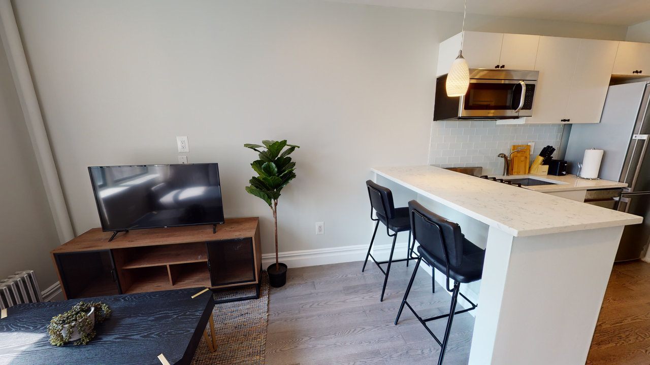 #558: East Village - Queen Bedroom B - #558: East Village - Gallery - 11