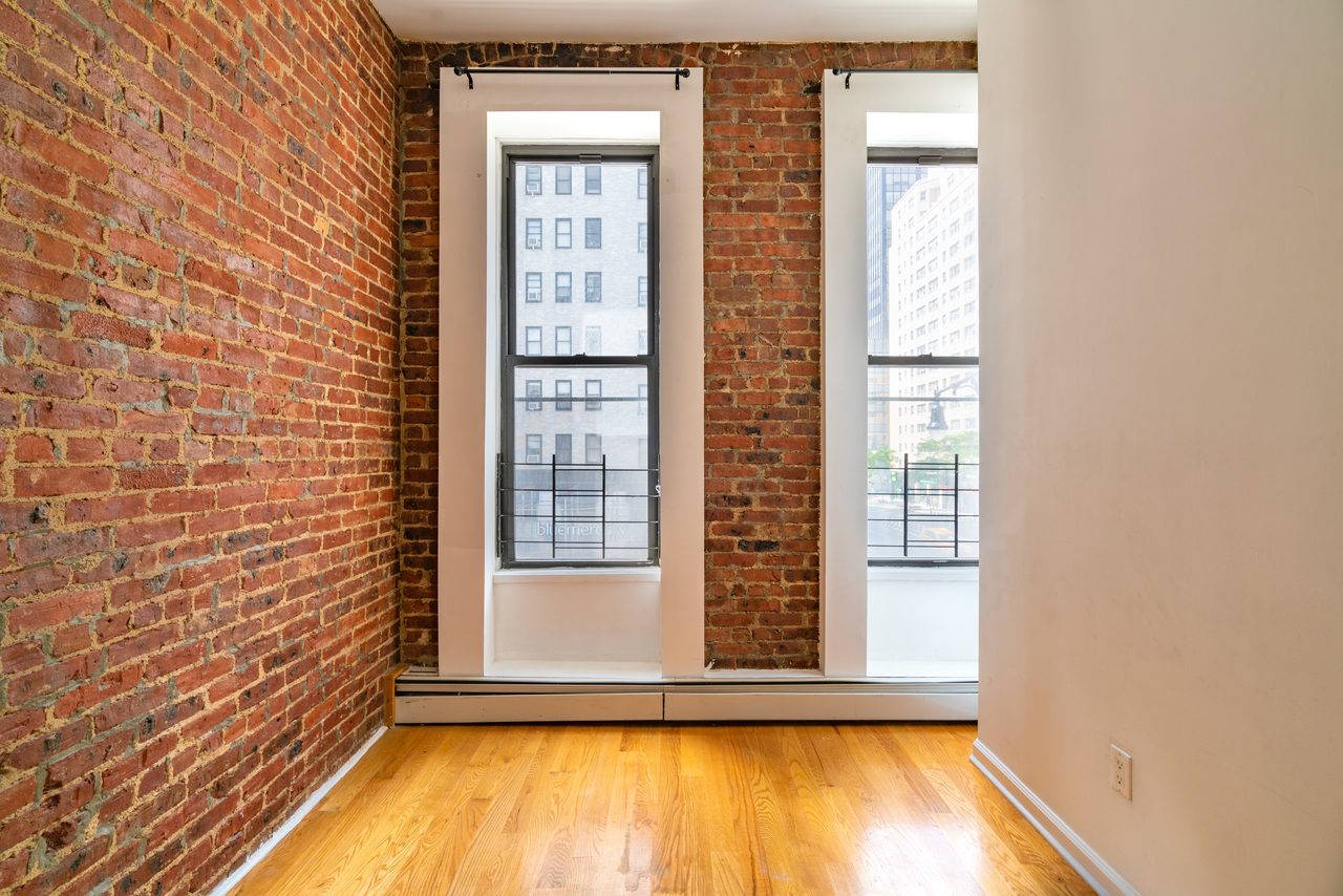  #1114: Midtown East - Full Bedroom B/w Private Bathroom  -  #1114: Midtown East  - Gallery -  2