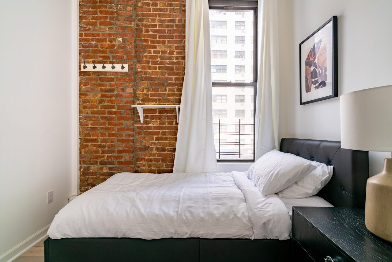#1114: Midtown East - Twin Bedroom C/w Private Bathroom - #1114: Midtown East - Gallery - 3
