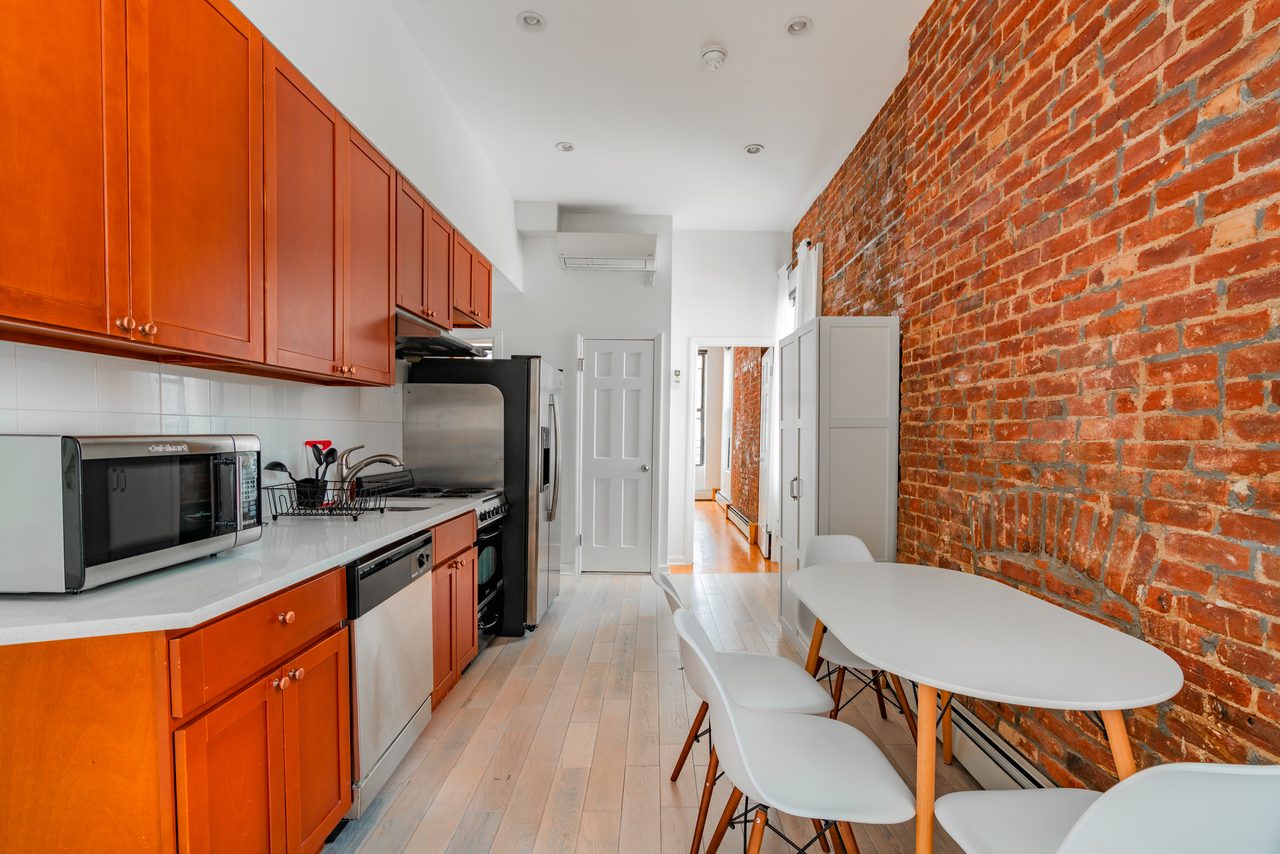  #1114: Midtown East - Full Bedroom A  -  #1114: Midtown East  - Gallery -  9