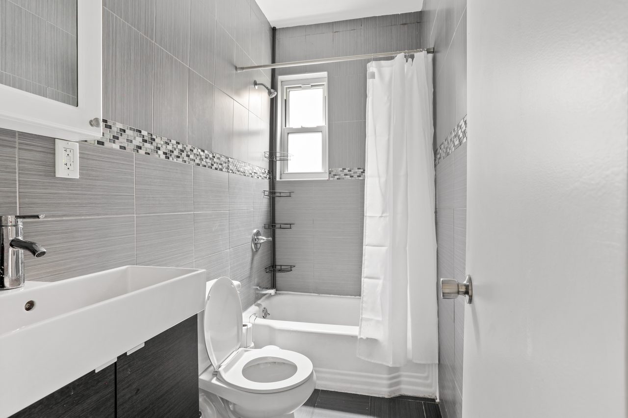 #749: Prospect Park South - Queen Bedroom B - 1