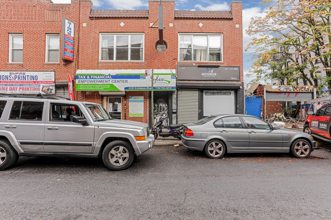  #749: Prospect Park South - Queen Bedroom B  -  #749: Prospect Park South  - Gallery -  12