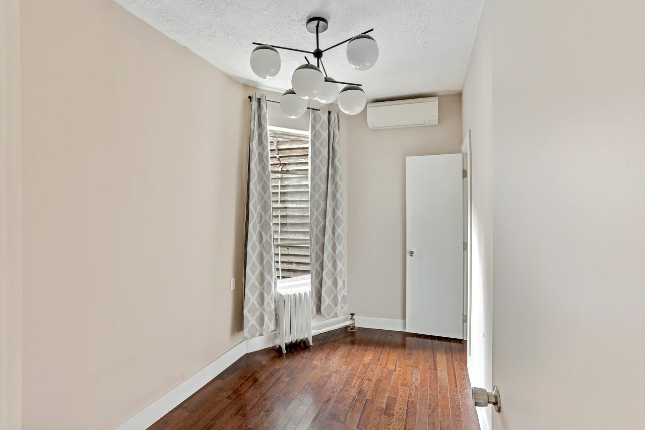  #749: Prospect Park South - Twin Bedroom C  -  #749: Prospect Park South  - Gallery -  8