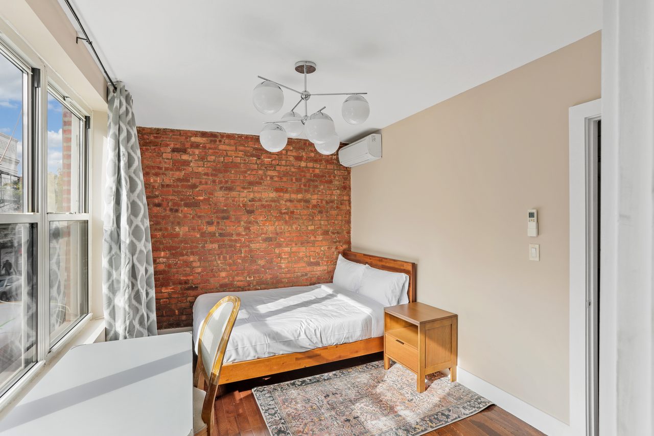 #749: Prospect Park South - Queen Room A - 2