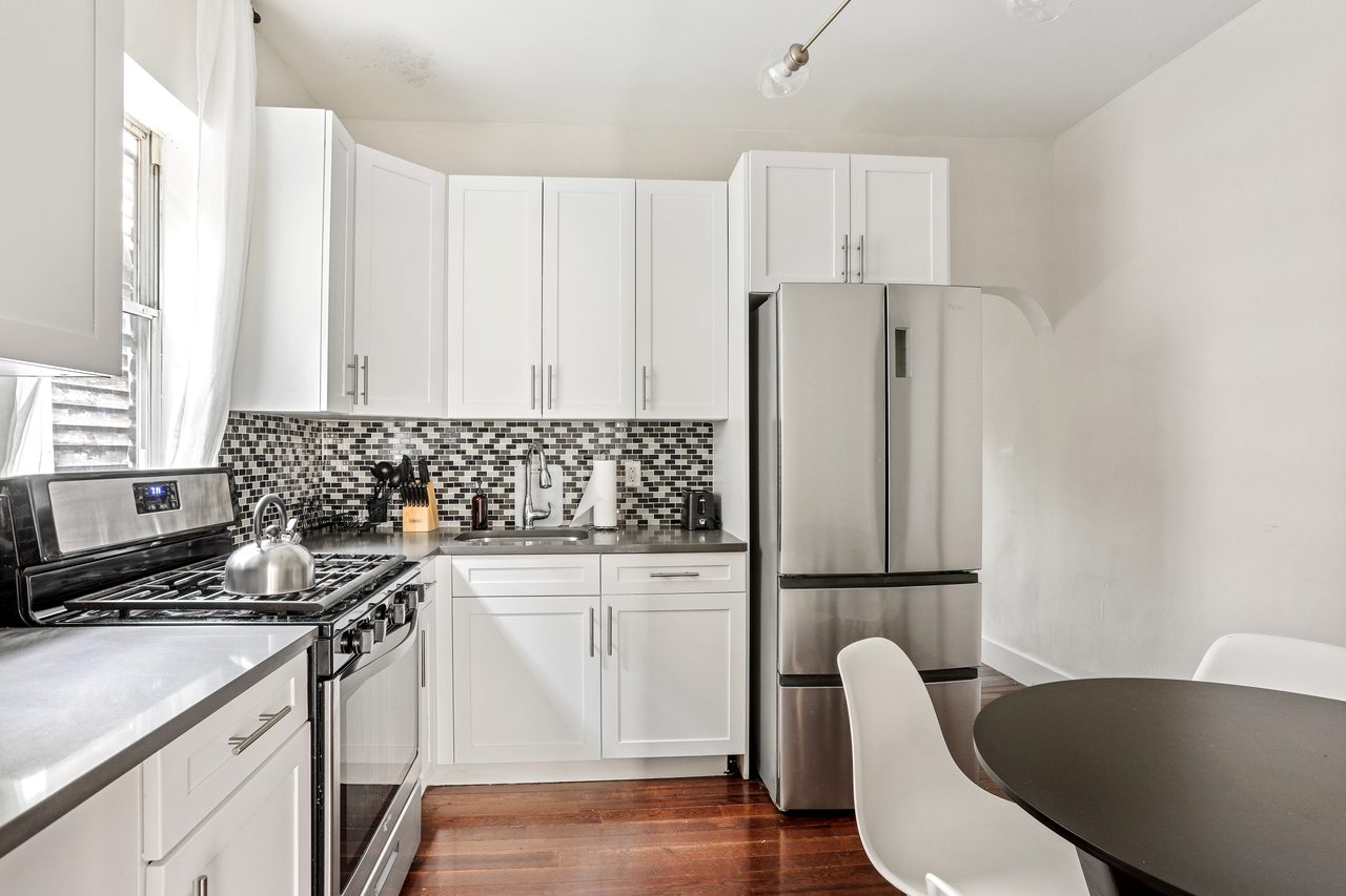 #749: Prospect Park South - Queen Room A - 7