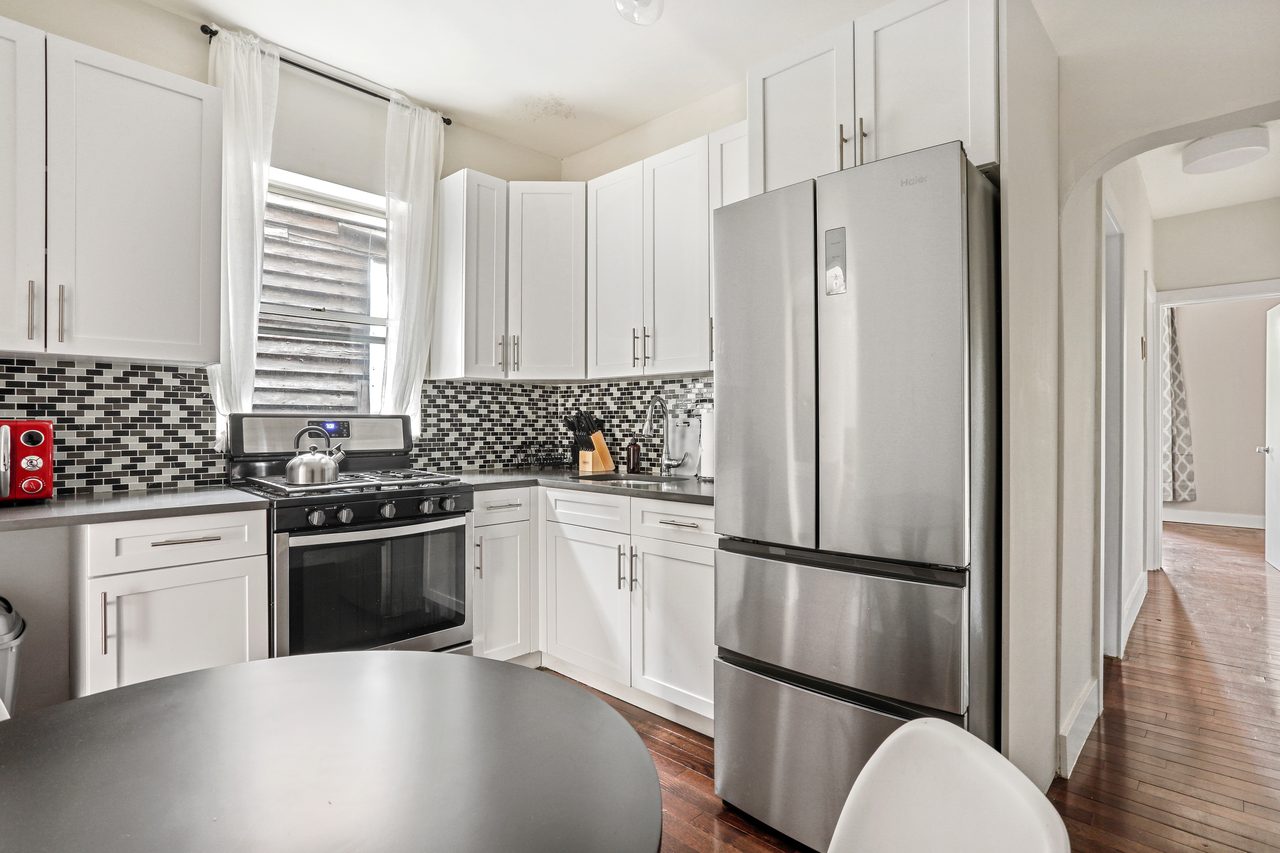 #749: Prospect Park South - Queen Room A - 6