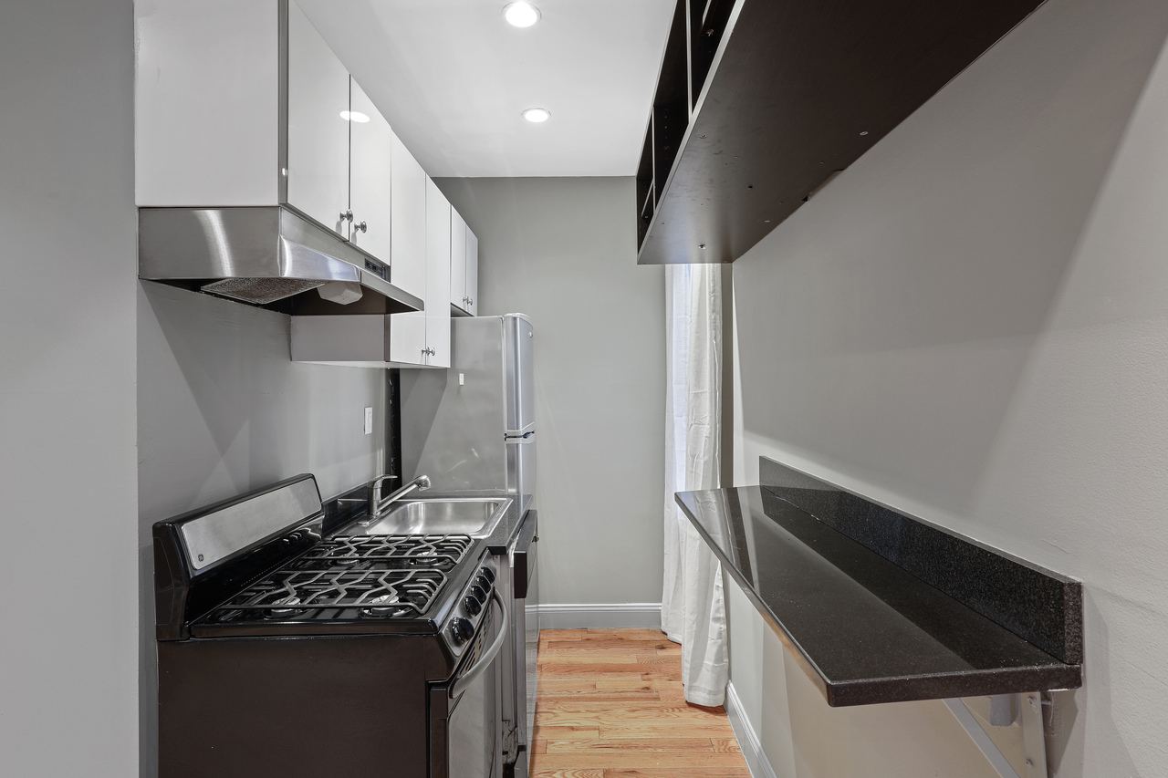 #555: East Village - 1 Bedroom (Queen) - #555: East Village - Gallery - 6