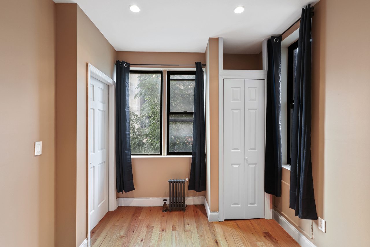 #555: East Village - 1 Bedroom (Queen) - 5