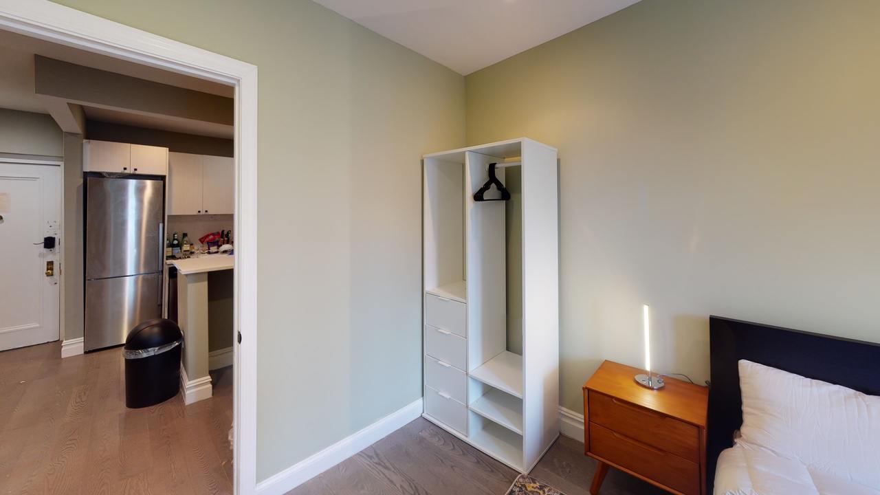 #557: East Village - Full Bedroom C - 4