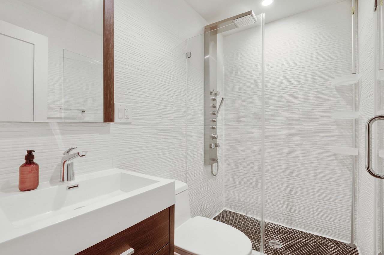 #557: East Village - Queen Bedroom A W/Private Bathroom - 3