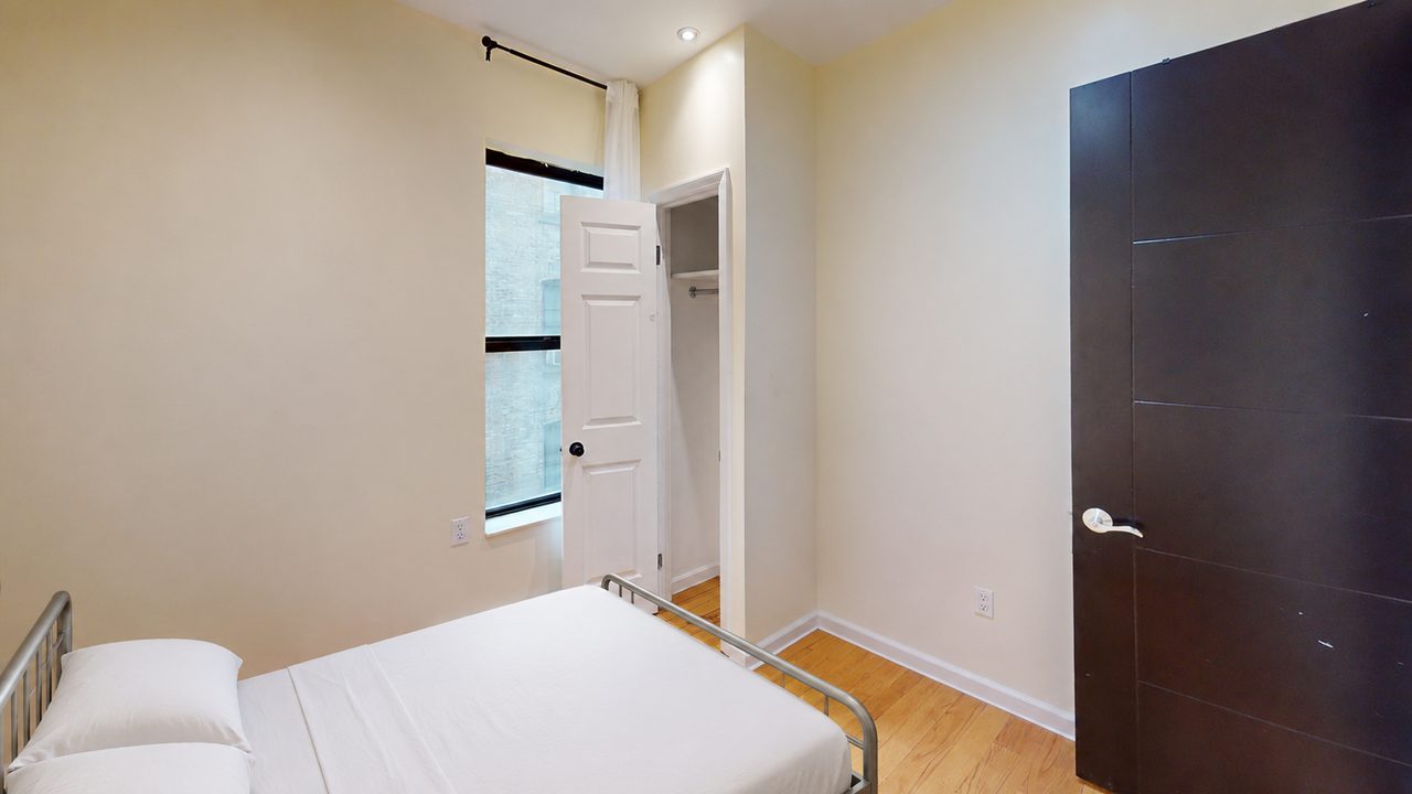 #1796: Upper West Side - Queen Bedroom F - 1