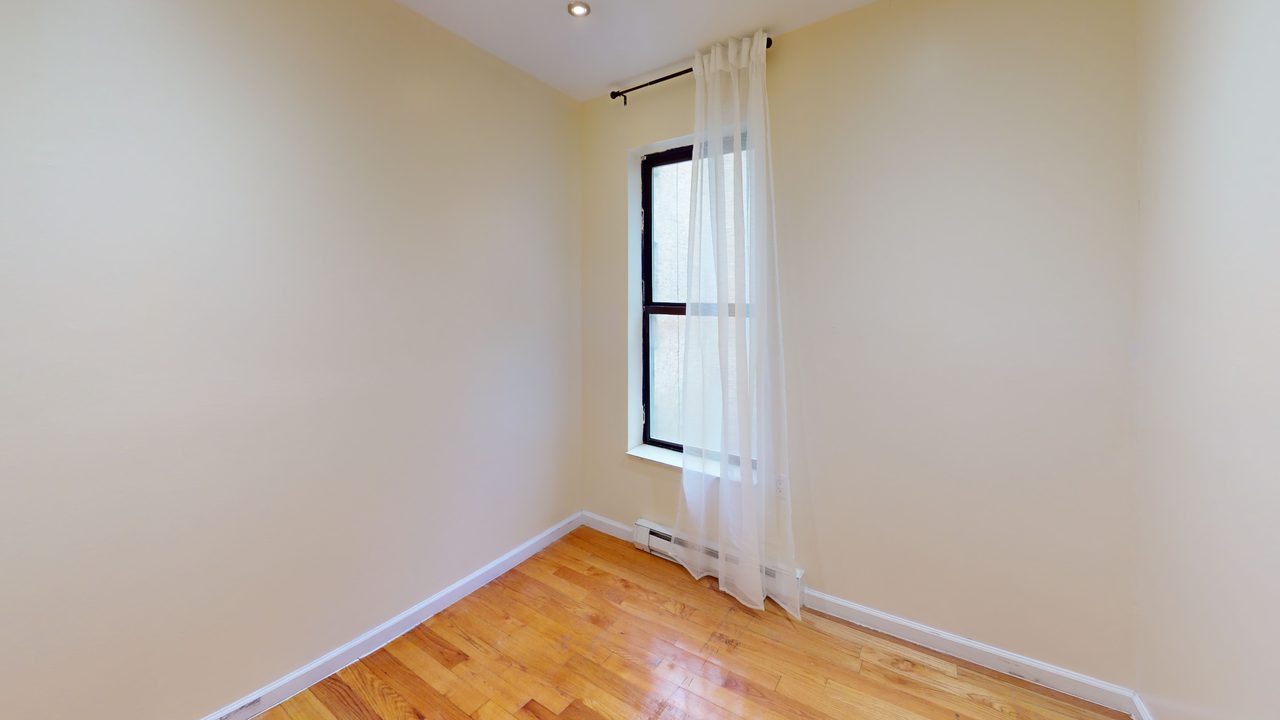 #1796: Upper West Side - Queen Bedroom E - 9