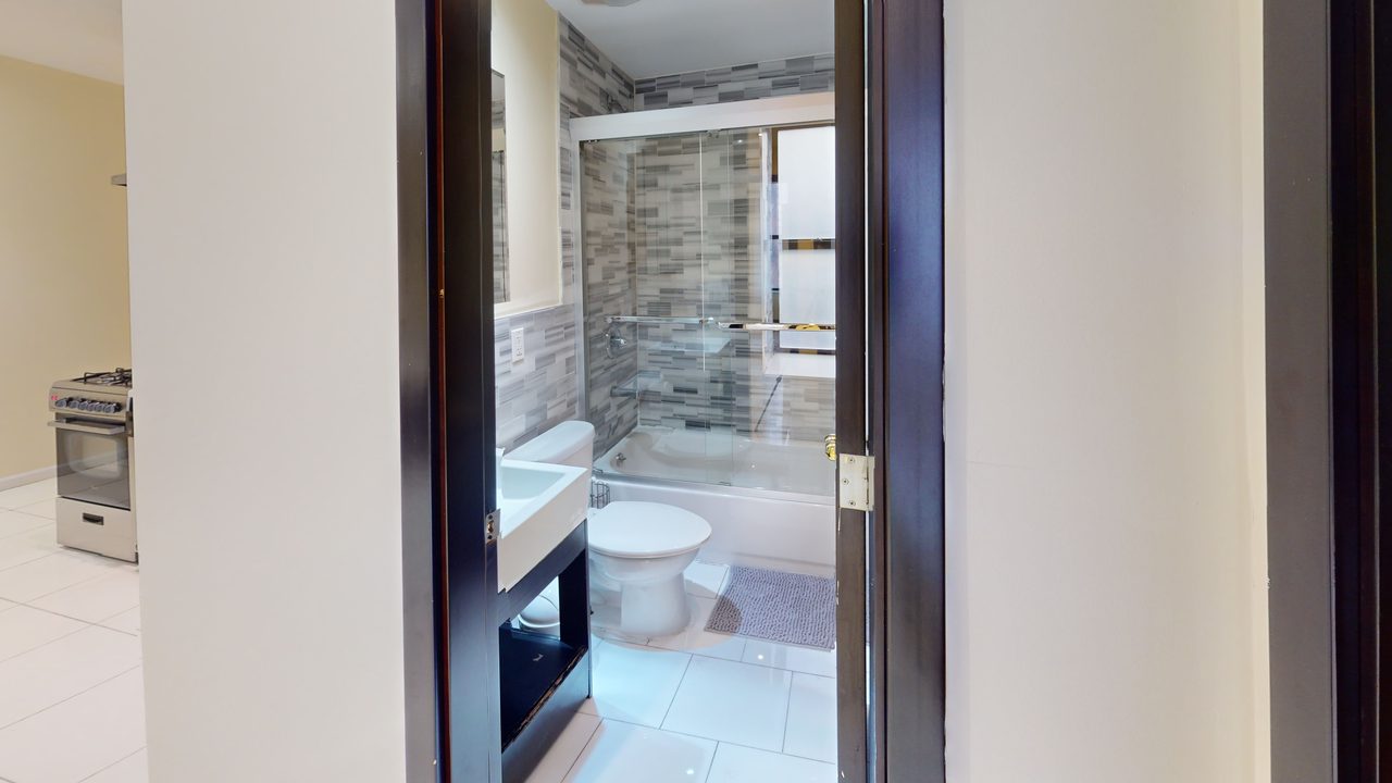 #1796: Upper West Side - Queen Bedroom C - #1796: Upper West Side - Gallery - 7