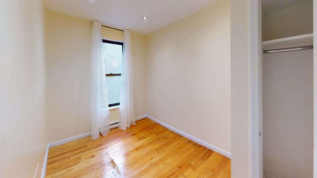#1796: Upper West Side - Queen Bedroom C - 3