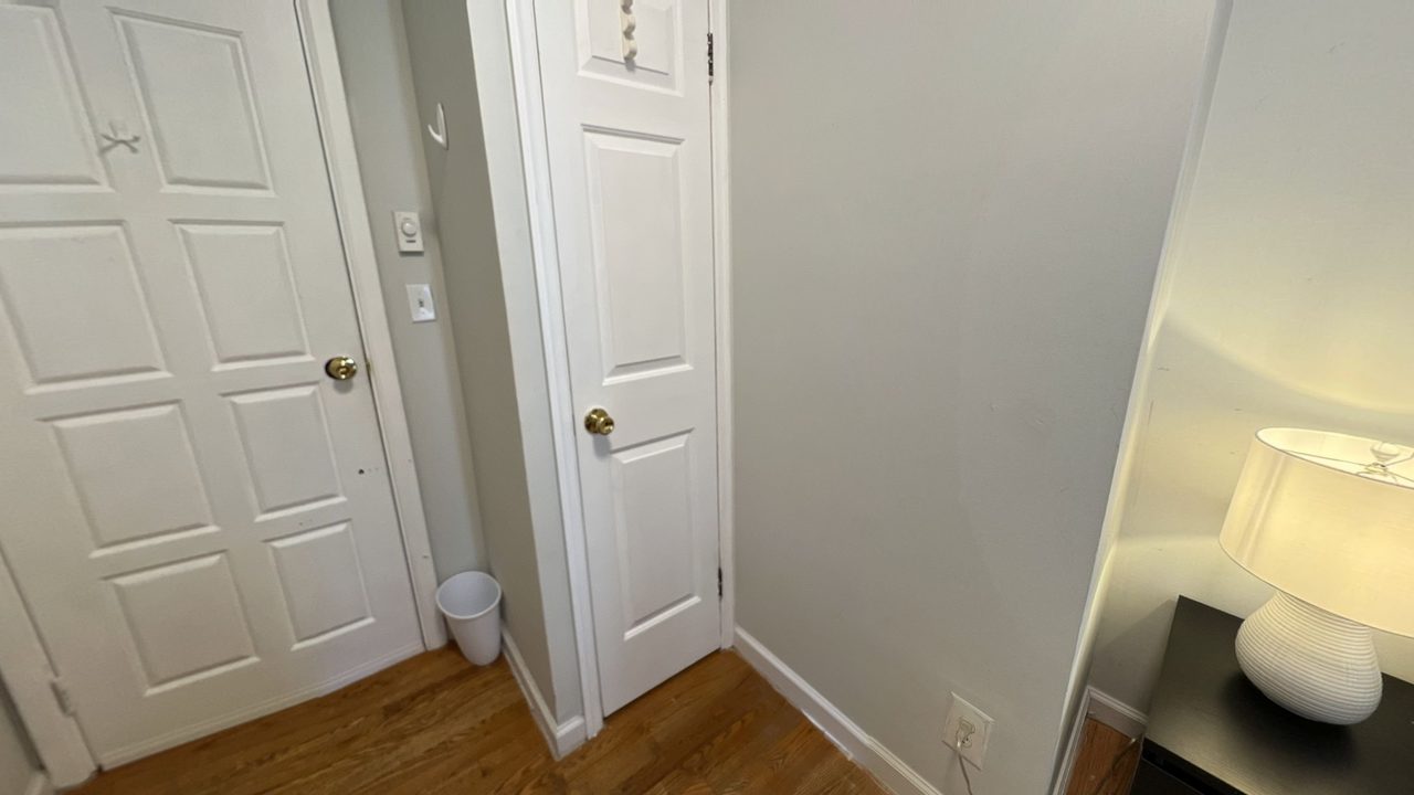 #754: Upper West Side - Queen Bedroom C - 6