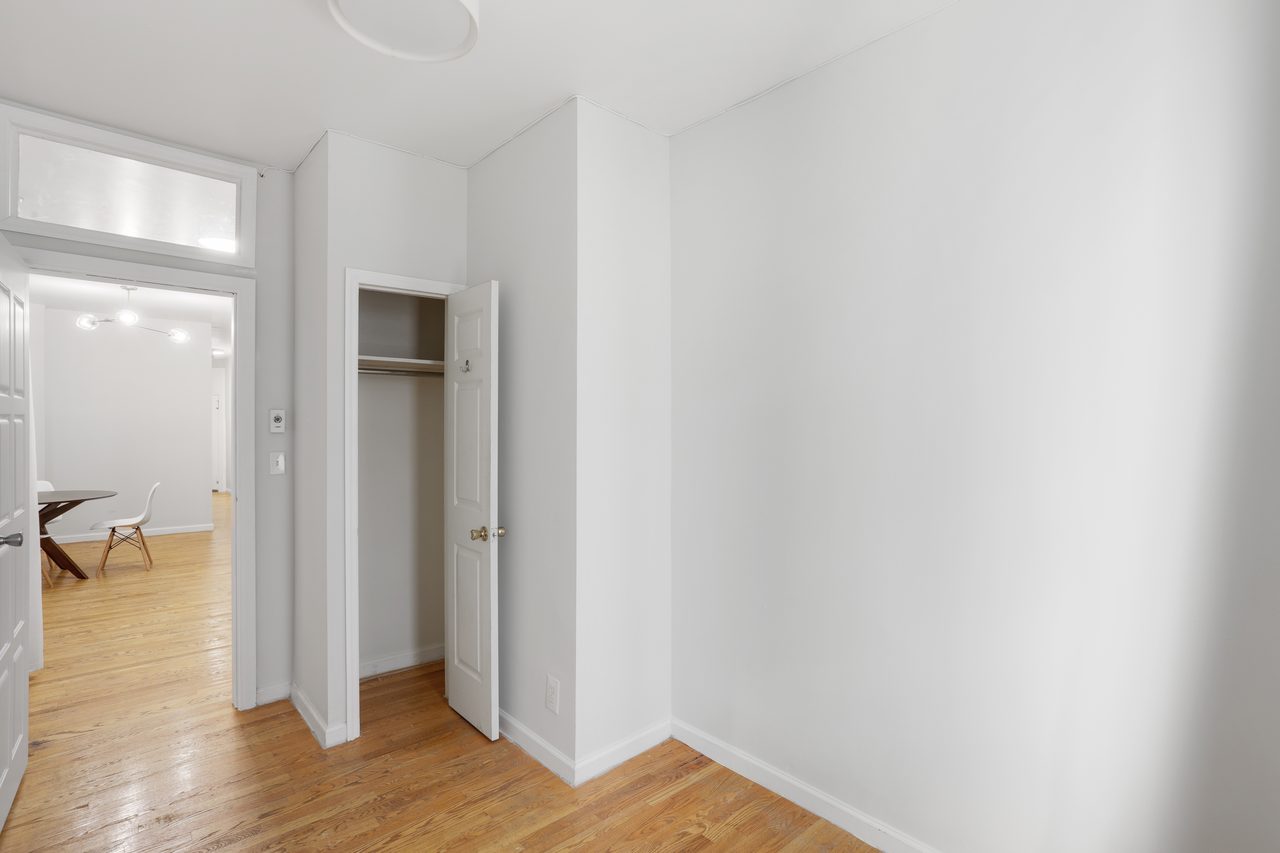 #754: Upper West Side - Queen Bedroom C - 4