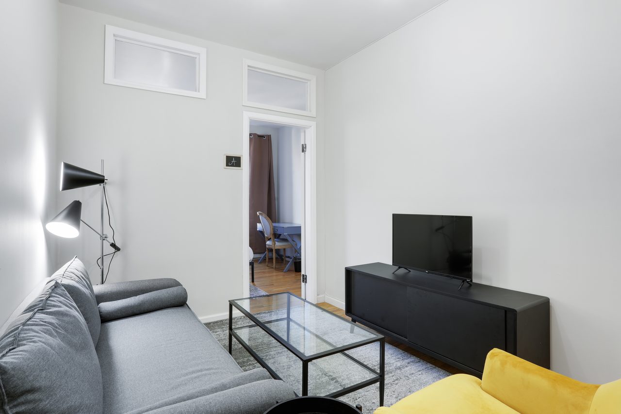 #754: Upper West Side - Queen Bedroom C - 9